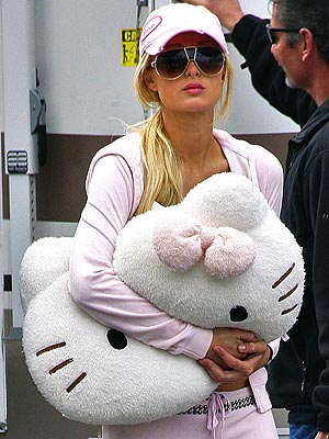 Paris Hilton cuscino hello kitty